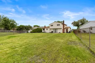 762 Oakwood Dr, Westmont, IL 60559 - Photo 16