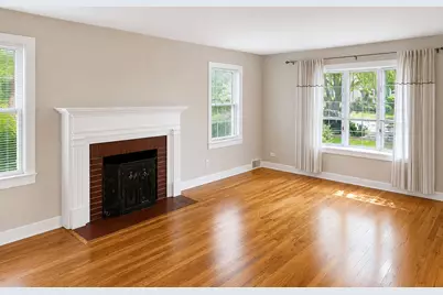 4529 Saratoga Avenue, Downers Grove, IL 60515 - Photo 2
