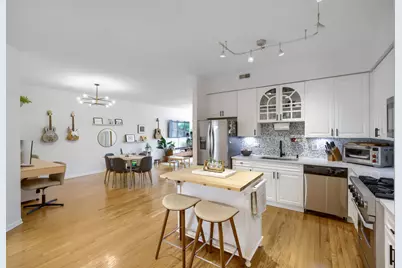 1962 W Lawrence Avenue #204, Chicago, IL 60640 - Photo 2