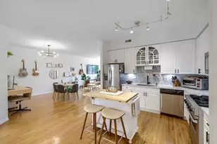 1962 W Lawrence Ave, Chicago, IL 60640 - Photo 2