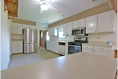 8808 S Pleasant Avenue, Hickory Hills, IL 60457 - Photo 8