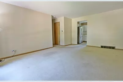 8808 S Pleasant Avenue, Hickory Hills, IL 60457 - Photo 4