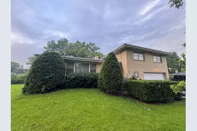 10 E Leon Lane, Prospect Heights, IL 60070 - Photo 2