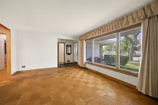 79 Eden Rd, Elk Grove Village, IL 60007 - Photo 2