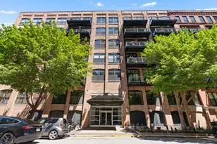 520 W Huron St, Chicago, IL 60654 - Photo 1