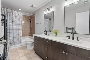 520 W Huron St, Chicago, IL 60654 - Photo 16