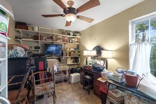 267 W Treehouse Ln, Round Lake, IL 60073 - Photo 14
