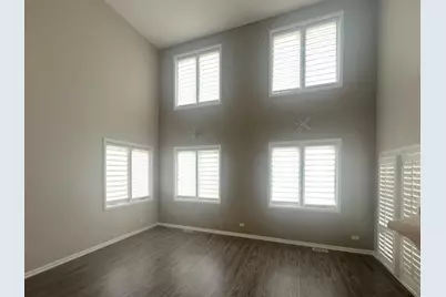 670 Leslie Court, Carol Stream, IL 60188 - Photo 2