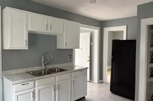 1122 17th St, Rockford, IL 61104 - Photo 2