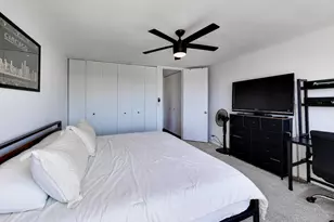 655 W Irving Park Rd, Chicago, IL 60613 - Photo 10