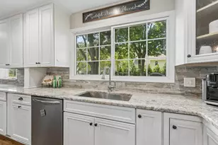 1108 Talbot Ln, Grayslake, IL 60030 - Photo 10