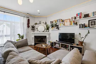 4231 N Kedzie Ave, Chicago, IL 60618 - Photo 4