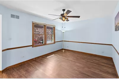 1108 E Oxford Lane, Arlington Heights, IL 60004 - Photo 6