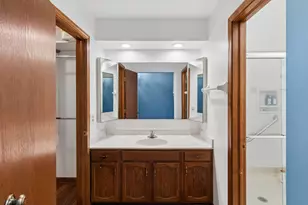 1108 E Oxford Ln, Arlington Heights, IL 60004 - Photo 14