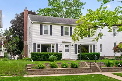 905 S Hennepin Avenue, Dixon, IL 61021 - Photo 1