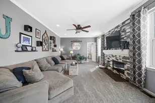 3097 Chalkstone Ave, Elgin, IL 60124 - Photo 6