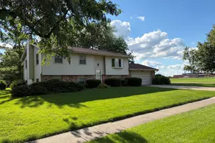 101 S Parkside Rd, Normal, IL 61761 - Photo 2