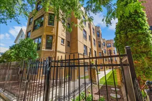 1655 N Fairfield Ave, Chicago, IL 60647 - Photo 2