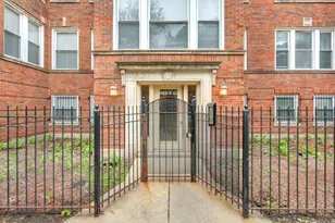 6706 S Ridgeland Ave, Chicago, IL 60649 - Photo 2