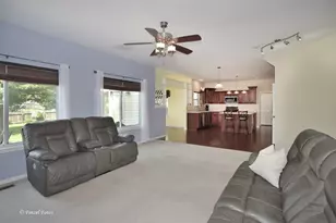 3283 Pinewood Dr, Yorkville, IL 60560 - Photo 4