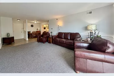 5840 W 104th Street #314, Oak Lawn, IL 60453 - Photo 2