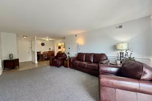 5840 W 104th St, Oak Lawn, IL 60453 - Photo 2