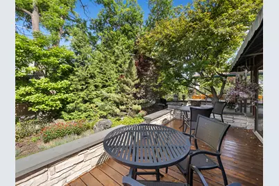 912 Burnham Court, Glenview, IL 60025 - Photo 26
