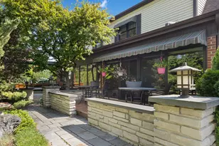912 Burnham Ct, Glenview, IL 60025 - Photo 24
