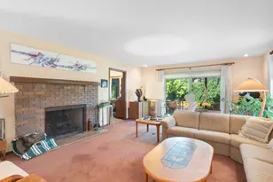 912 Burnham Ct, Glenview, IL 60025 - Photo 2
