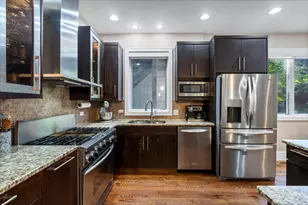 2455 W Walton St, Chicago, IL 60622 - Photo 10