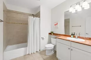 1429 N Wells St, Chicago, IL 60610 - Photo 10