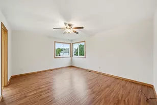 1346 Knolls Ave S, Dekalb, IL 60115 - Photo 10