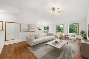 1346 Knolls Ave S, Dekalb, IL 60115 - Photo 2
