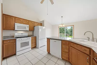 1346 Knolls Avenue S, Dekalb, IL 60115 - Photo 6