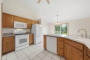 1346 Knolls Ave S, Dekalb, IL 60115 - Photo 6