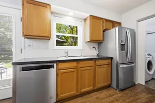 1110 W Glenn Trail, Elk Grove Village, IL 60007 - Photo 12