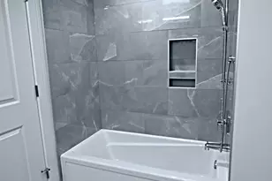 3833 N Broadway St, Chicago, IL 60613 - Photo 12