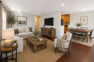 447 N Cambridge Dr, Palatine, IL 60067 - Photo 2