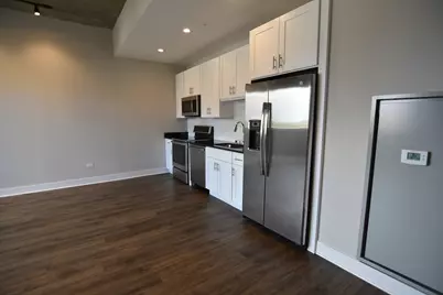 3833 N Broadway Street #514, Chicago, IL 60613 - Photo 4
