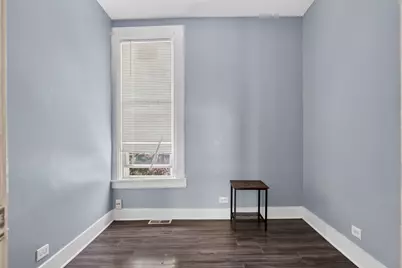 7931 S Muskegon Avenue, Chicago, IL 60617 - Photo 10