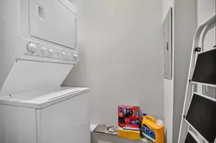 7931 S Muskegon Ave, Chicago, IL 60617 - Photo 12