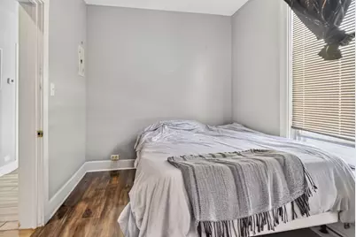 7931 S Muskegon Avenue, Chicago, IL 60617 - Photo 6