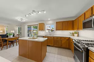 2285 Stacy Cir, Montgomery, IL 60538 - Photo 4
