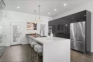 1339 W Ancona St, Chicago, IL 60642 - Photo 10