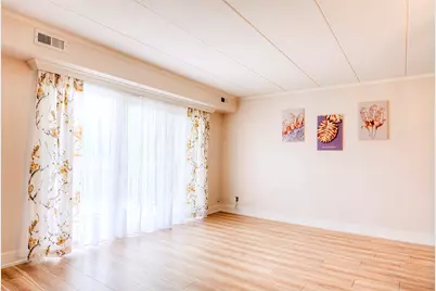 5242 W 79th Street #2D, Burbank, IL 60459 - Photo 2