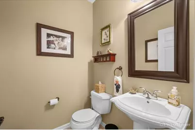 471 E Railroad Avenue, Bartlett, IL 60103 - Photo 14