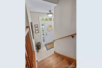 471 E Railroad Avenue, Bartlett, IL 60103 - Photo 4