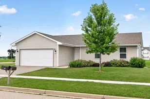 927 Foley Rd, Belvidere, IL 61008 - Photo 1