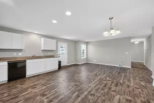 927 Foley Rd, Belvidere, IL 61008 - Photo 6