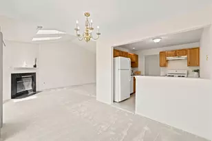 2326 Knollwood Ct, Schaumburg, IL 60194 - Photo 8